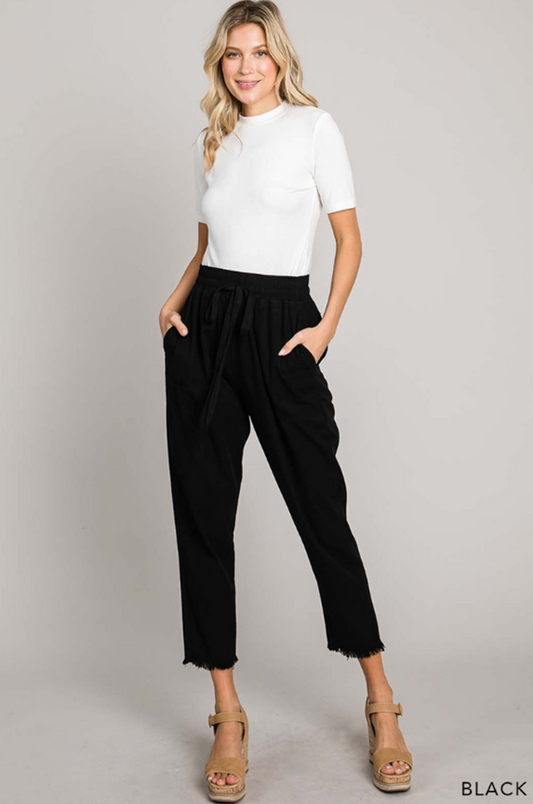 Women's Fray Hem Detailed Cropped Pants